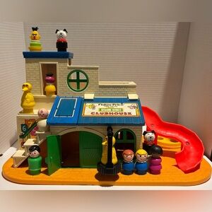 VINTAGE 1976 FISHER PRICE Little People Sesame Street Clubhouse w/ 9 Figures